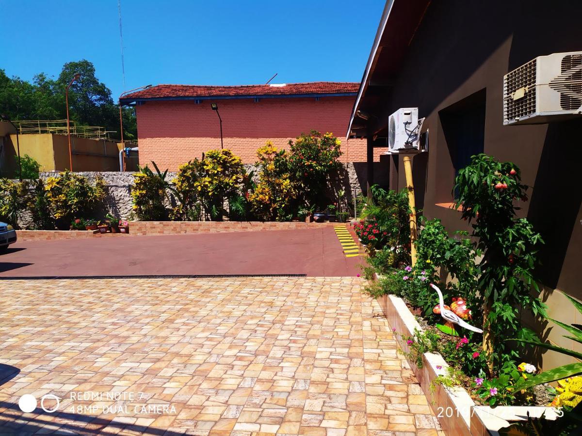 Residencial Arcoiris Hotel Puerto Iguazu Exterior photo